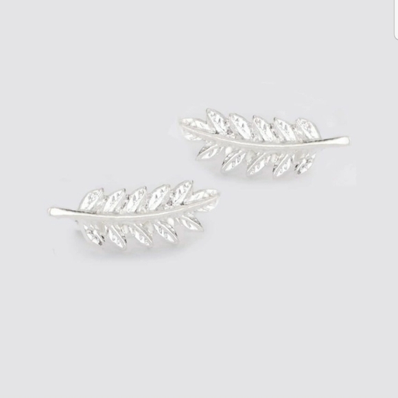 *Charlee* Leaf Earrings - Picture 2 of 2